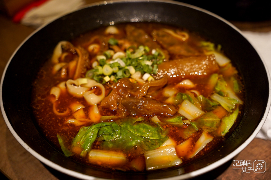 29基隆美食古月香熬粹牛肉麵三寶牛肉麵牛筋牛肚牛肉片.jpg 29基隆美食古月香熬粹牛肉麵三寶牛肉麵牛筋牛肚牛肉片.jpg