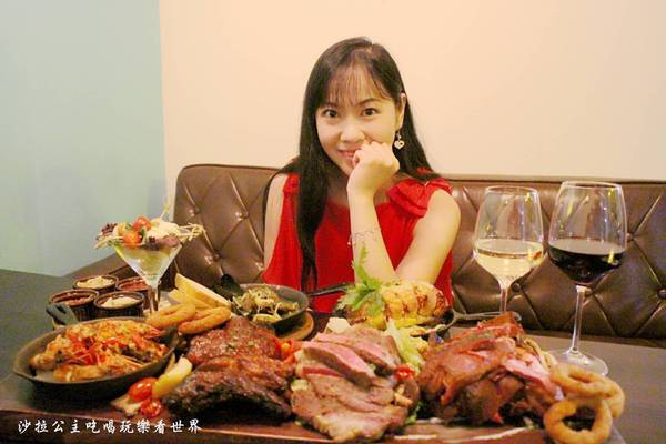 am Daily:東區人氣餐酒館/來開趴踢吧『am Daily』趴踢綜合咚滋咚滋肉盤/捷運忠孝復興站