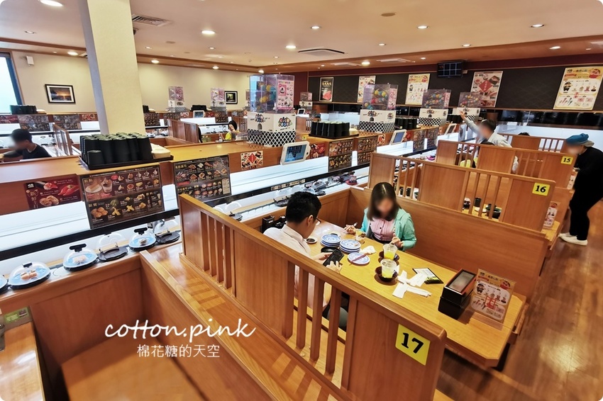 台中迴轉壽司推薦|藏壽司享肉祭超適合中秋節!直火爐烤牛肉壽司、熟成豬排握壽司直接來五盤~~還有蠟筆小新扭蛋唷