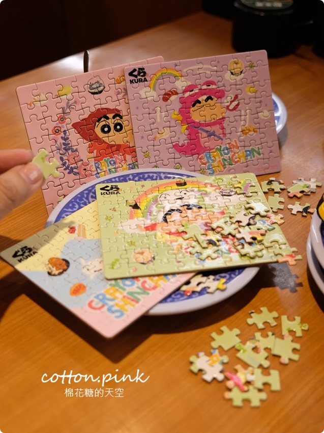 台中迴轉壽司推薦|藏壽司享肉祭超適合中秋節!直火爐烤牛肉壽司、熟成豬排握壽司直接來五盤~~還有蠟筆小新扭蛋唷