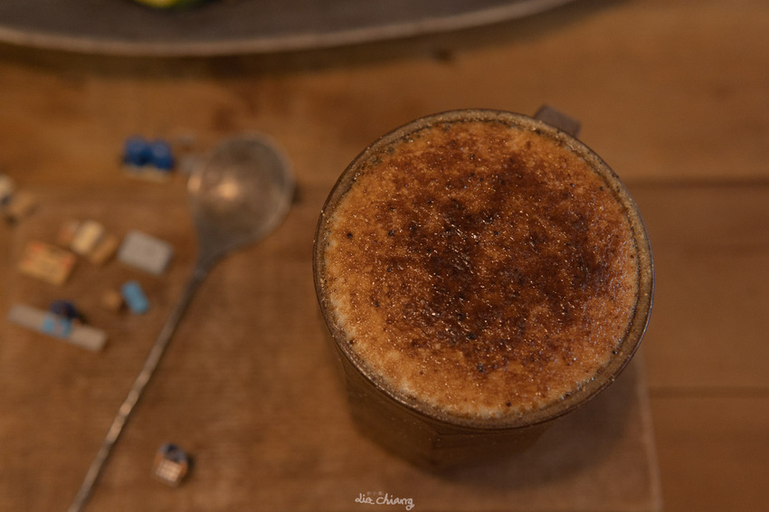 台中市南區早午餐 貪吃鬼 老宅及復古擺設,暗色系風格,餐點美味讓人一再回訪