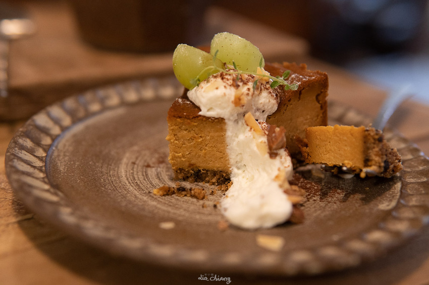 台中市南區早午餐 貪吃鬼 老宅及復古擺設,暗色系風格,餐點美味讓人一再回訪