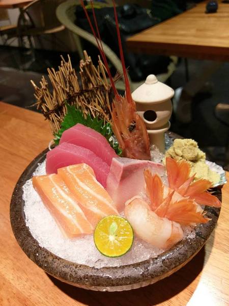 蘭陵酒肆-手作り和風料理:蘭陵酒肆-手作り和風料理-超實惠雙人套餐 餐點豐盛、新鮮 還設有兒童遊樂區 減輕父母的負擔