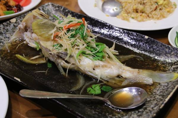 586食堂:【台北食記】586食堂~台菜料理。活體海鮮現撈現煮新鮮吃的到/家人圍爐聚餐或三五好友團聚的餐廳/近新生高架橋餐廳料理