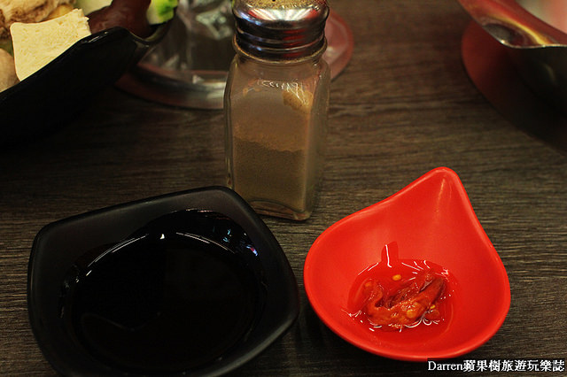 『桃園中壢美食』大母雞創意燉鍋★一個人也能獨享的養生燉雞湯/中壢SOGO商圈美食桃園金牌好店/大公雞烤雞燉雞