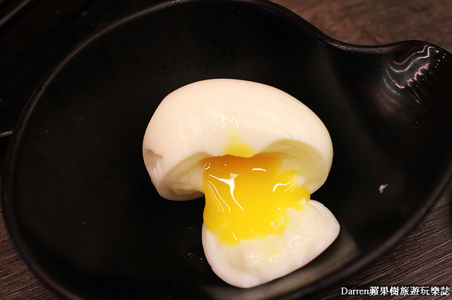 『桃園中壢美食』大母雞創意燉鍋★一個人也能獨享的養生燉雞湯/中壢SOGO商圈美食桃園金牌好店/大公雞烤雞燉雞