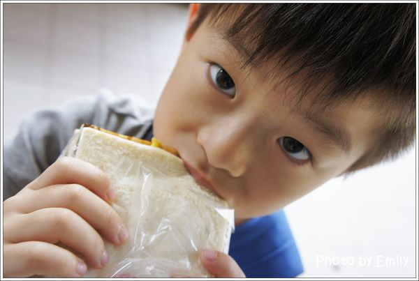 ╠高雄。食記╣大ㄎㄡ胖碳烤三明治~☆簡單美味,創造出可口幸福的滋味,不管早餐、宵夜都是爆滿大排隊人潮!