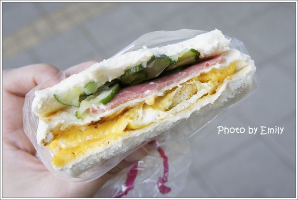 ╠高雄。食記╣大ㄎㄡ胖碳烤三明治~☆簡單美味,創造出可口幸福的滋味,不管早餐、宵夜都是爆滿大排隊人潮!