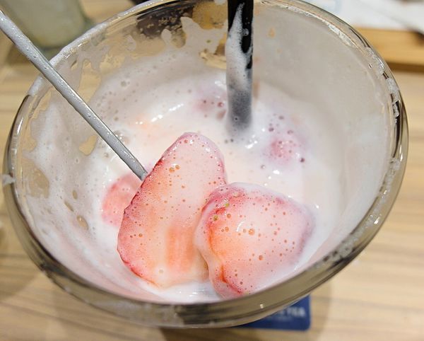 Who's Tea 鬍子茶(台北復興南店)：❤️美食❤️【台北。大安】Who's Tea 鬍子茶 / 台北復興南店★好友聚餐推薦/草莓季節限定/愛評體驗團