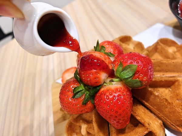 Who's Tea 鬍子茶(台北復興南店)：❤️美食❤️【台北。大安】Who's Tea 鬍子茶 / 台北復興南店★好友聚餐推薦/草莓季節限定/愛評體驗團