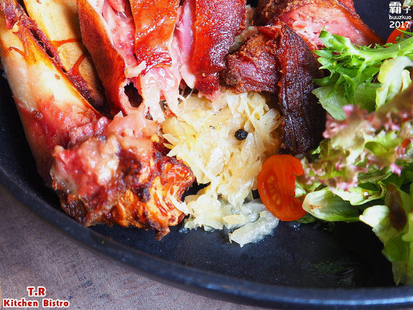 T.R Kitchen Bistro:T.R Kitchen Bistro,在麗寶outlet享受義法微醺料理~