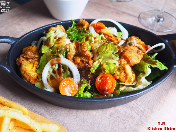 T.R Kitchen Bistro:T.R Kitchen Bistro,在麗寶outlet享受義法微醺料理~