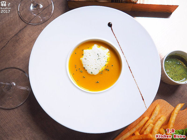 T.R Kitchen Bistro:T.R Kitchen Bistro,在麗寶outlet享受義法微醺料理~