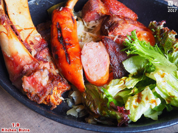 T.R Kitchen Bistro:T.R Kitchen Bistro,在麗寶outlet享受義法微醺料理~