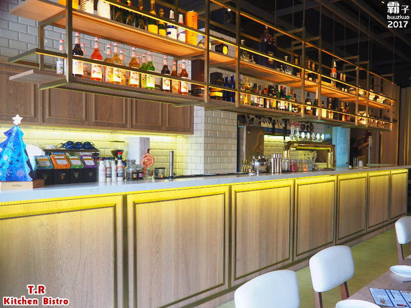 T.R Kitchen Bistro:T.R Kitchen Bistro,在麗寶outlet享受義法微醺料理~