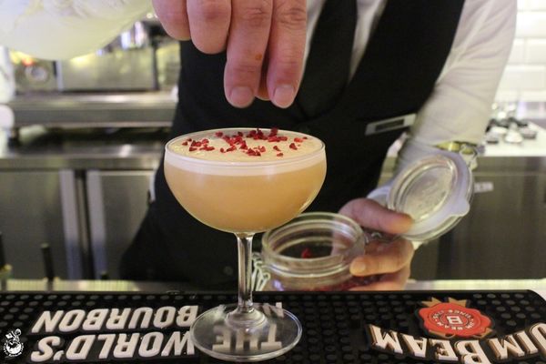 【台中后里區。美食】麗寶outlet餐廳推薦：T.R Kitchen Bistro //義法時尚微醺餐酒館，滿足視覺和味覺的特色調酒和茶飲