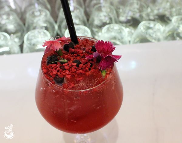 【台中后里區。美食】麗寶outlet餐廳推薦：T.R Kitchen Bistro //義法時尚微醺餐酒館，滿足視覺和味覺的特色調酒和茶飲