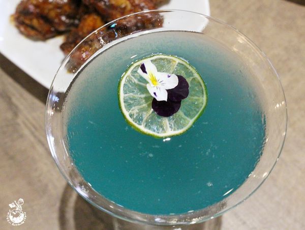 【台中后里區。美食】麗寶outlet餐廳推薦：T.R Kitchen Bistro //義法時尚微醺餐酒館，滿足視覺和味覺的特色調酒和茶飲