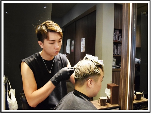 Deyi Hair Salon 得意 髮型．養護．沙龍：《台北大安美髮沙龍》Leo總是抓得住客戶的型，再次推薦朋友來找帥氣又擅剪短髮的Leo設計師-『Deyi Hair Salon 得意 髮型．養護．沙龍』