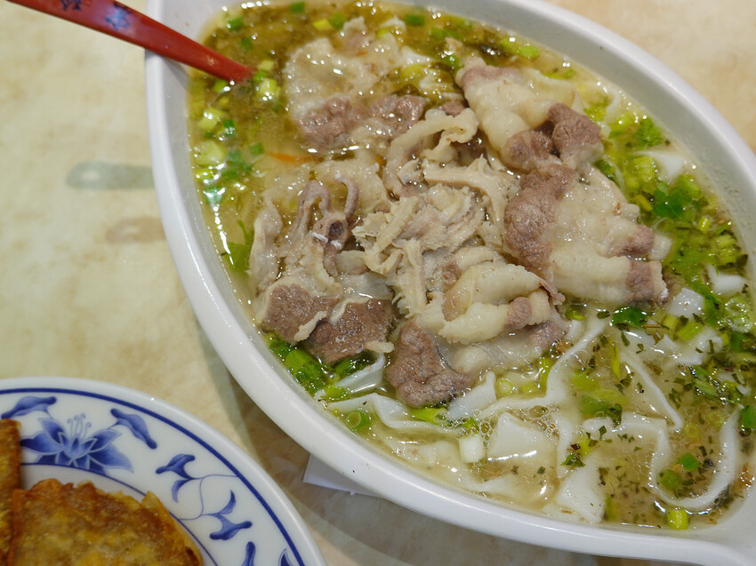 桃園中壢—宏珍雲南過橋米線｜如同份量般澎湃的思鄉情懷 成就每碗每盤特色雲南料理｜龍東路