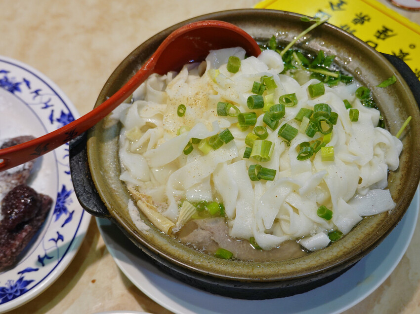 桃園中壢—宏珍雲南過橋米線｜如同份量般澎湃的思鄉情懷 成就每碗每盤特色雲南料理｜龍東路