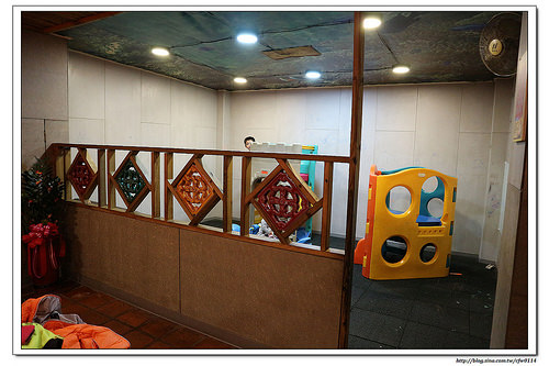 【桃園食記】桃園市‧活跳跳活蝦餐廳(桃園活蝦/桃園活蝦料理/桃園海鮮餐廳) 適合家庭、親友聚餐 附設親子遊戲區