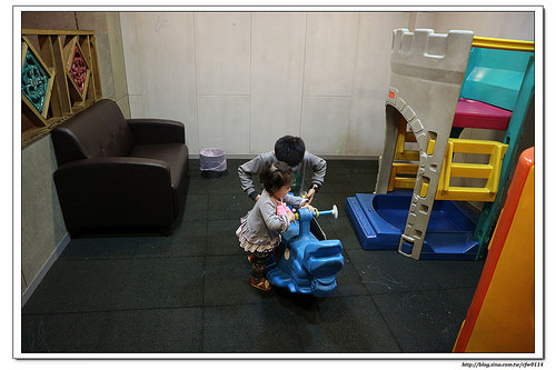 【桃園食記】桃園市‧活跳跳活蝦餐廳(桃園活蝦/桃園活蝦料理/桃園海鮮餐廳) 適合家庭、親友聚餐 附設親子遊戲區