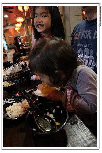 【桃園食記】桃園市‧活跳跳活蝦餐廳(桃園活蝦/桃園活蝦料理/桃園海鮮餐廳) 適合家庭、親友聚餐 附設親子遊戲區
