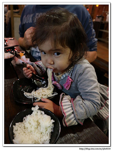 【桃園食記】桃園市‧活跳跳活蝦餐廳(桃園活蝦/桃園活蝦料理/桃園海鮮餐廳) 適合家庭、親友聚餐 附設親子遊戲區