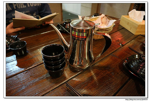 【桃園食記】桃園市‧活跳跳活蝦餐廳(桃園活蝦/桃園活蝦料理/桃園海鮮餐廳) 適合家庭、親友聚餐 附設親子遊戲區