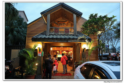 【桃園食記】桃園市‧活跳跳活蝦餐廳(桃園活蝦/桃園活蝦料理/桃園海鮮餐廳) 適合家庭、親友聚餐 附設親子遊戲區