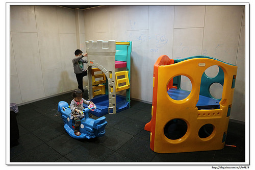 【桃園食記】桃園市‧活跳跳活蝦餐廳(桃園活蝦/桃園活蝦料理/桃園海鮮餐廳) 適合家庭、親友聚餐 附設親子遊戲區