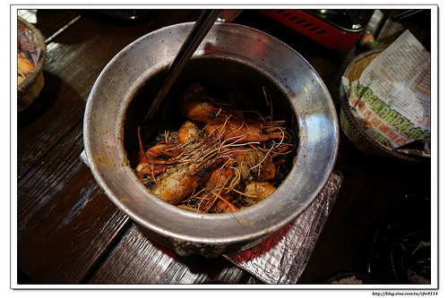 【桃園食記】桃園市‧活跳跳活蝦餐廳(桃園活蝦/桃園活蝦料理/桃園海鮮餐廳) 適合家庭、親友聚餐 附設親子遊戲區