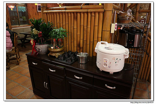 【桃園食記】桃園市‧活跳跳活蝦餐廳(桃園活蝦/桃園活蝦料理/桃園海鮮餐廳) 適合家庭、親友聚餐 附設親子遊戲區