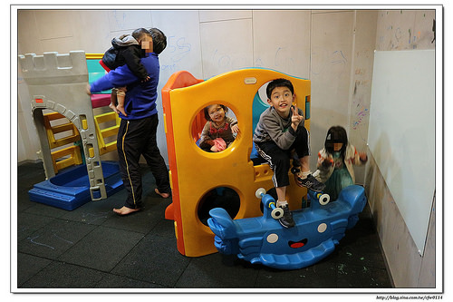 【桃園食記】桃園市‧活跳跳活蝦餐廳(桃園活蝦/桃園活蝦料理/桃園海鮮餐廳) 適合家庭、親友聚餐 附設親子遊戲區