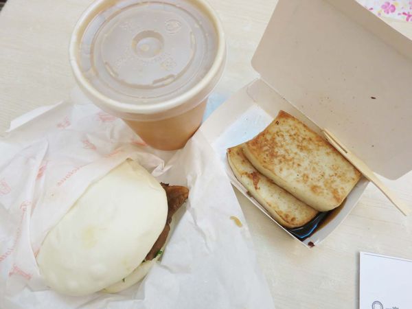 【蘆洲美食】一寶-從路邊開到店面的文青刈包店