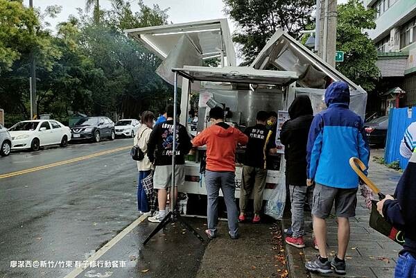 潔西麻的美食日記─【新竹/竹東】手工製作花生糯米腸、香腸、鹹豬肉的移動美食-->胖子修行動餐車(不固定地點