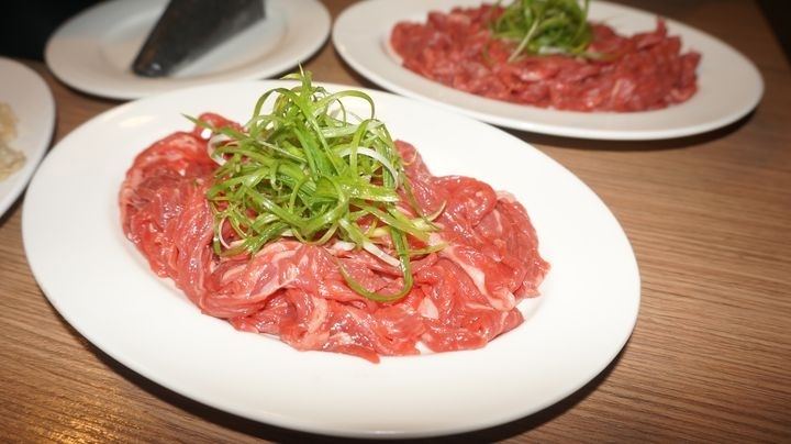 【台北內湖 美食】川老爺麻辣鍋，好吃湯底火鍋料!!熱炒加值/溫體牛買一送一/螃蟹豪華海鮮拼盤/現正限時升級優惠中呀!!/捷運葫洲站