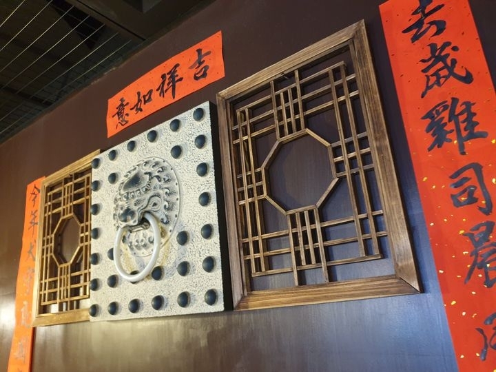 【台北內湖 美食】川老爺麻辣鍋，好吃湯底火鍋料!!熱炒加值/溫體牛買一送一/螃蟹豪華海鮮拼盤/現正限時升級優惠中呀!!/捷運葫洲站