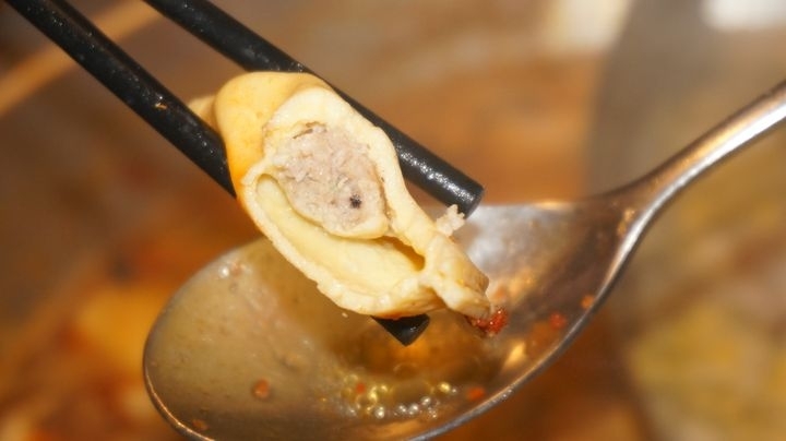 【台北內湖 美食】川老爺麻辣鍋，好吃湯底火鍋料!!熱炒加值/溫體牛買一送一/螃蟹豪華海鮮拼盤/現正限時升級優惠中呀!!/捷運葫洲站