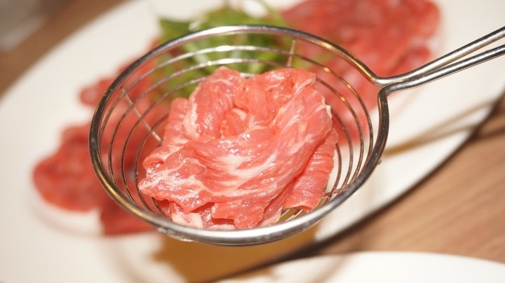 【台北內湖 美食】川老爺麻辣鍋，好吃湯底火鍋料!!熱炒加值/溫體牛買一送一/螃蟹豪華海鮮拼盤/現正限時升級優惠中呀!!/捷運葫洲站