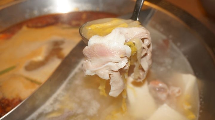 【台北內湖 美食】川老爺麻辣鍋，好吃湯底火鍋料!!熱炒加值/溫體牛買一送一/螃蟹豪華海鮮拼盤/現正限時升級優惠中呀!!/捷運葫洲站