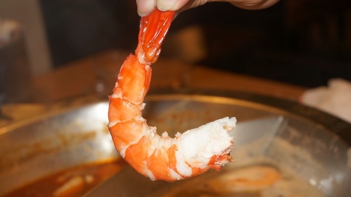 【台北內湖 美食】川老爺麻辣鍋，好吃湯底火鍋料!!熱炒加值/溫體牛買一送一/螃蟹豪華海鮮拼盤/現正限時升級優惠中呀!!/捷運葫洲站