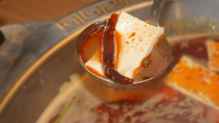 【台北內湖 美食】川老爺麻辣鍋，好吃湯底火鍋料!!熱炒加值/溫體牛買一送一/螃蟹豪華海鮮拼盤/現正限時升級優惠中呀!!/捷運葫洲站