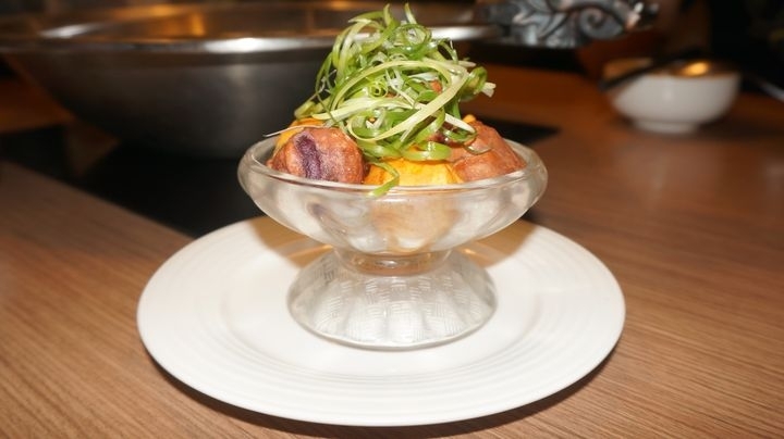 【台北內湖 美食】川老爺麻辣鍋，好吃湯底火鍋料!!熱炒加值/溫體牛買一送一/螃蟹豪華海鮮拼盤/現正限時升級優惠中呀!!/捷運葫洲站