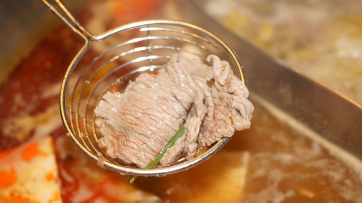 【台北內湖 美食】川老爺麻辣鍋，好吃湯底火鍋料!!熱炒加值/溫體牛買一送一/螃蟹豪華海鮮拼盤/現正限時升級優惠中呀!!/捷運葫洲站