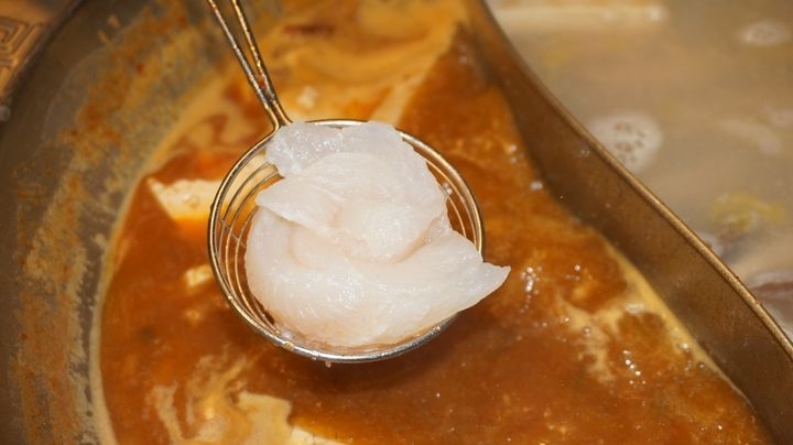 【台北內湖 美食】川老爺麻辣鍋，好吃湯底火鍋料!!熱炒加值/溫體牛買一送一/螃蟹豪華海鮮拼盤/現正限時升級優惠中呀!!/捷運葫洲站