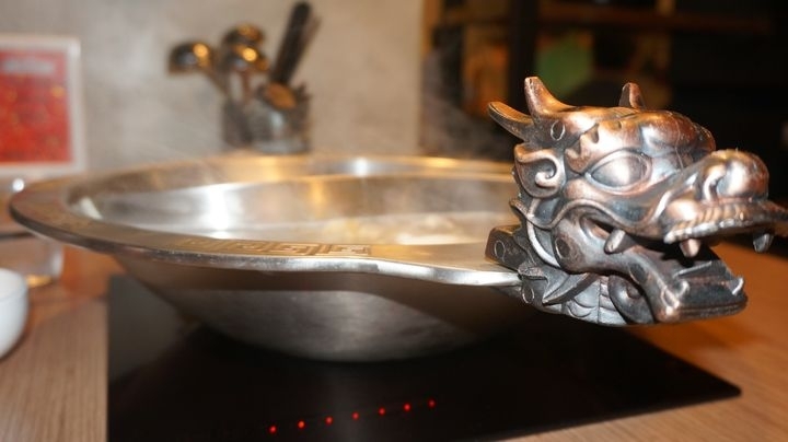 【台北內湖 美食】川老爺麻辣鍋，好吃湯底火鍋料!!熱炒加值/溫體牛買一送一/螃蟹豪華海鮮拼盤/現正限時升級優惠中呀!!/捷運葫洲站