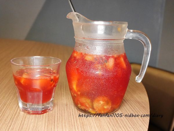 【內湖麻辣鍋】川老爺麻辣鍋 #四川料 #川菜 #麻辣鍋 #皮蛋牛骨鍋 #鍋底白飯無限供應 (50).JPG