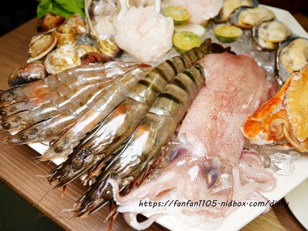 【內湖麻辣鍋】川老爺麻辣鍋 #四川料 #川菜 #麻辣鍋 #皮蛋牛骨鍋 #鍋底白飯無限供應 (33).JPG